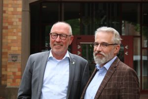 Stefan Mix (r.) will Nachfolger von Bürgermeister Arno Nelles (l.) werden.